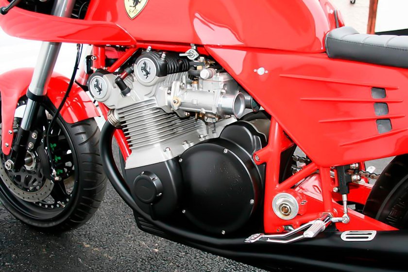 Мотоцикл Ferrari 900