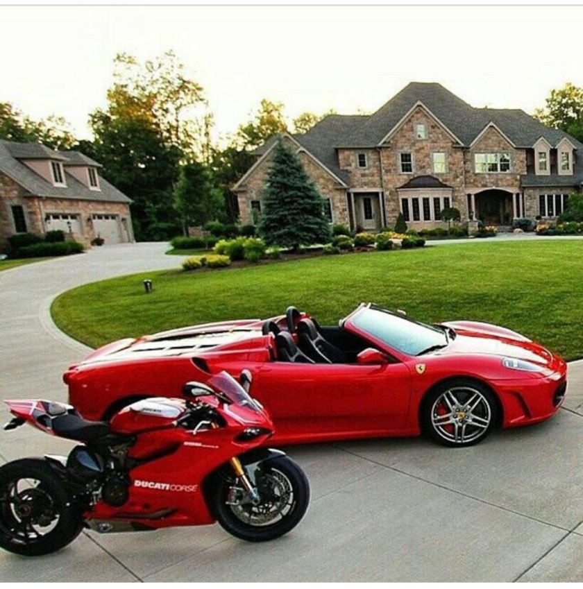 Мотоцикл Феррари красный