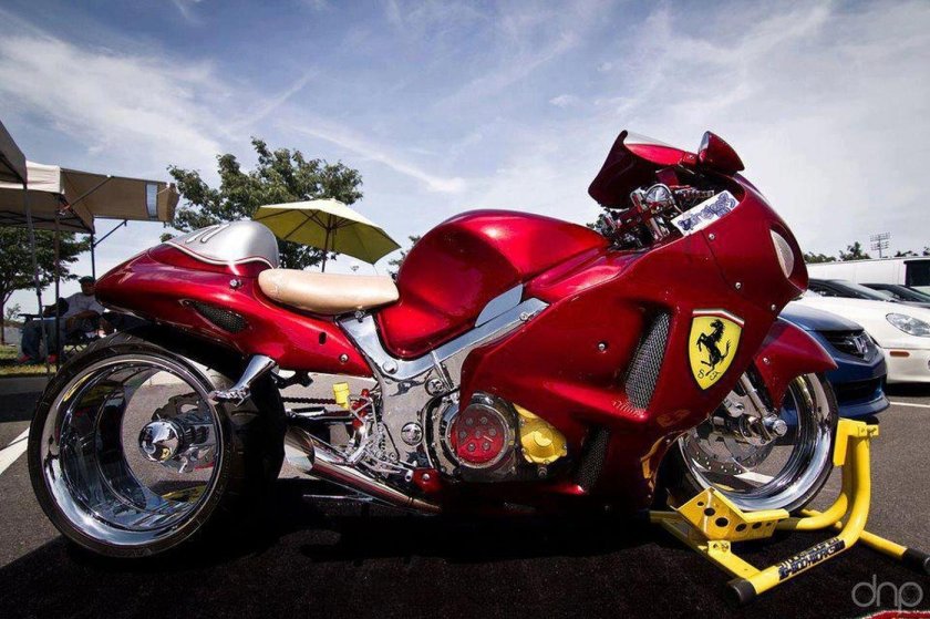 Мотоцикл Ferrari