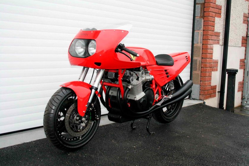 Мотоцикл Ferrari 900