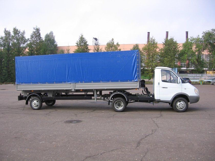 ГАЗ 2409 С полуприцепом САЗ 9459