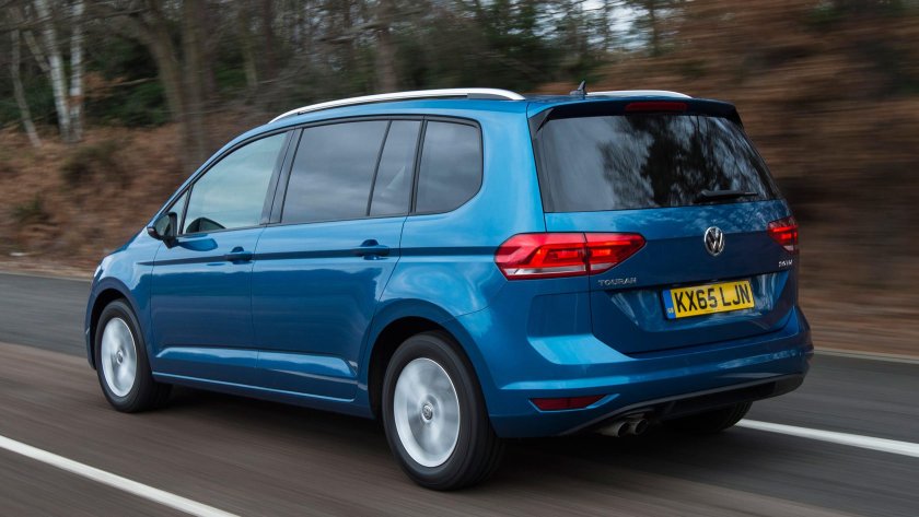 Фольксваген Туран сзади