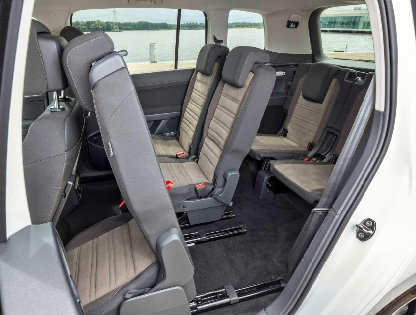 Volkswagen Touran 3 ряд