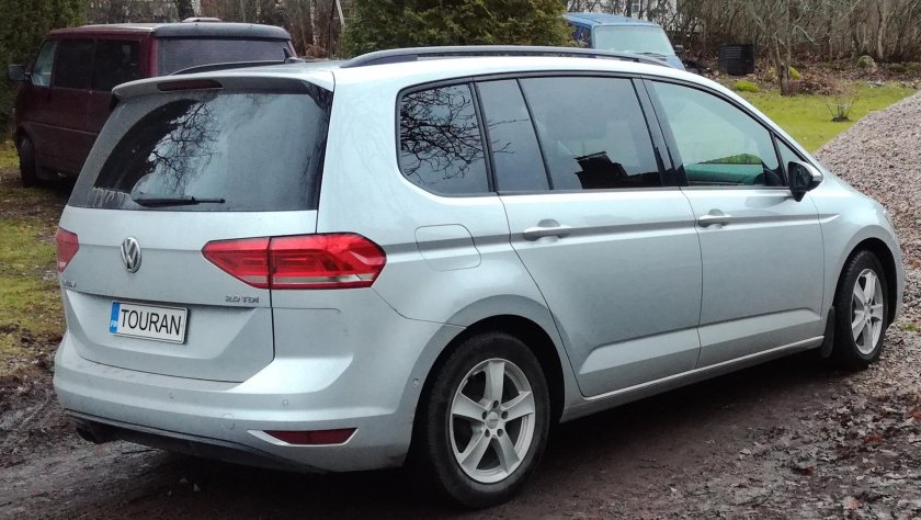 Volkswagen Touran 7 местный