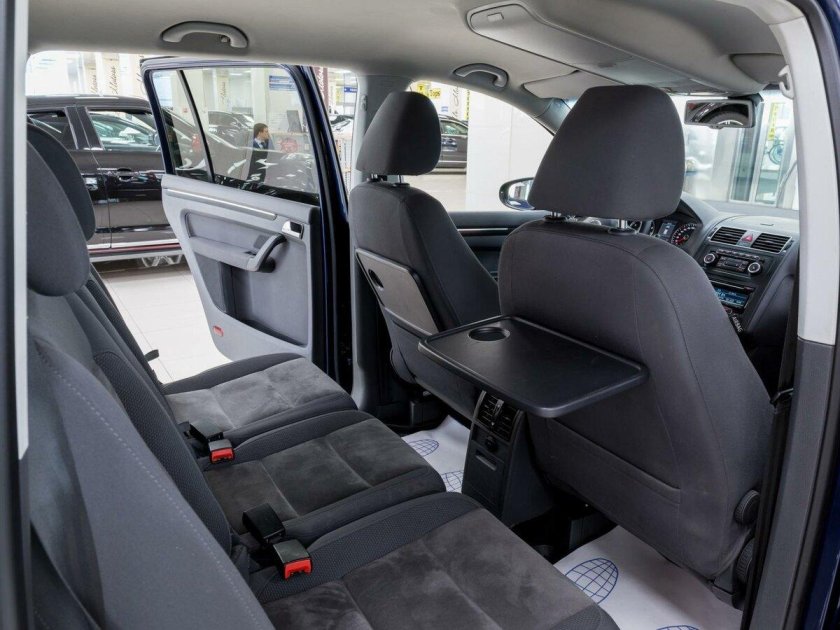 Volkswagen Touran 2005 салон