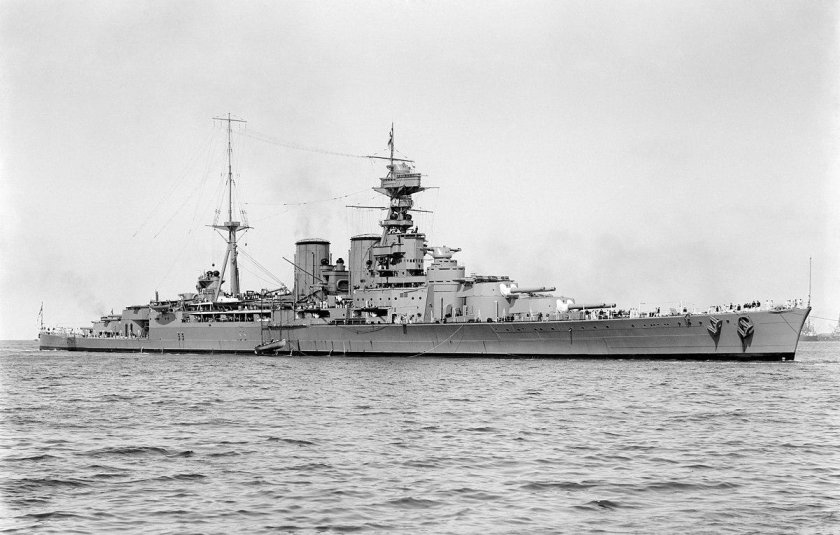Крейсер HMS Hood