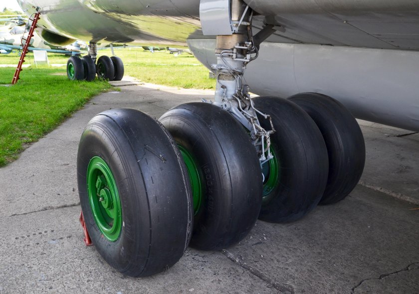 Ил 76 передняя стойка шасси