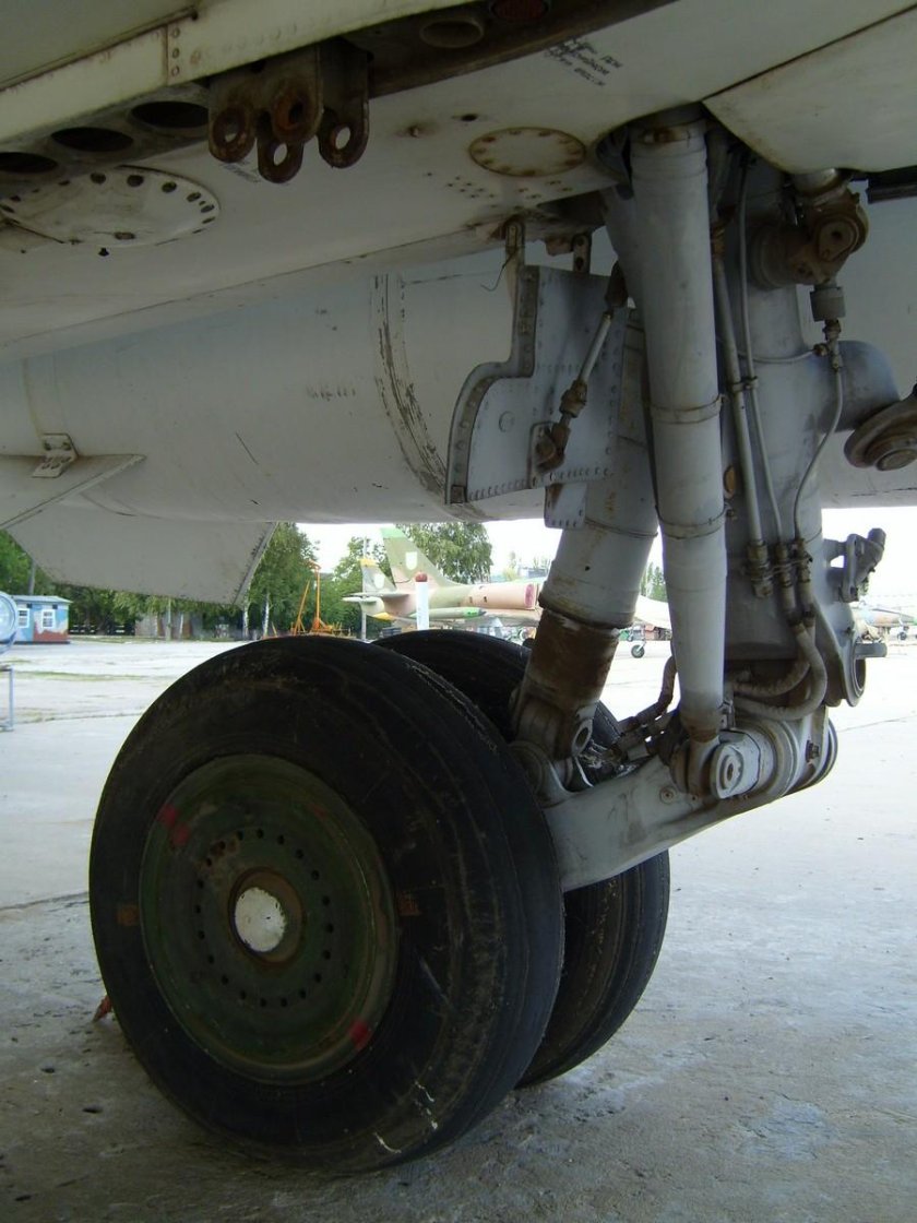 Су-24 шасси