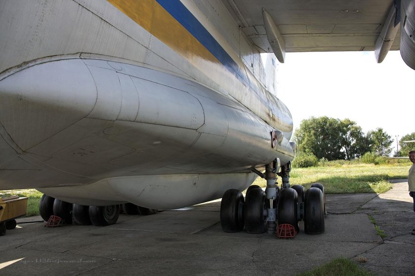 Ил 86 шасси