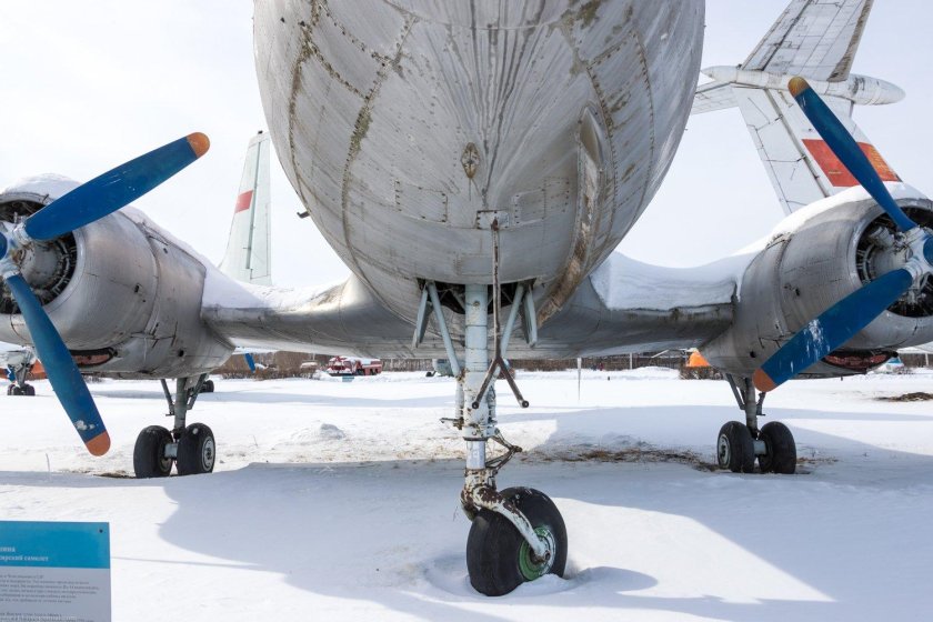 Ил-14 шасси
