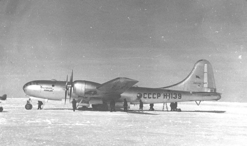 Самолет ту 4