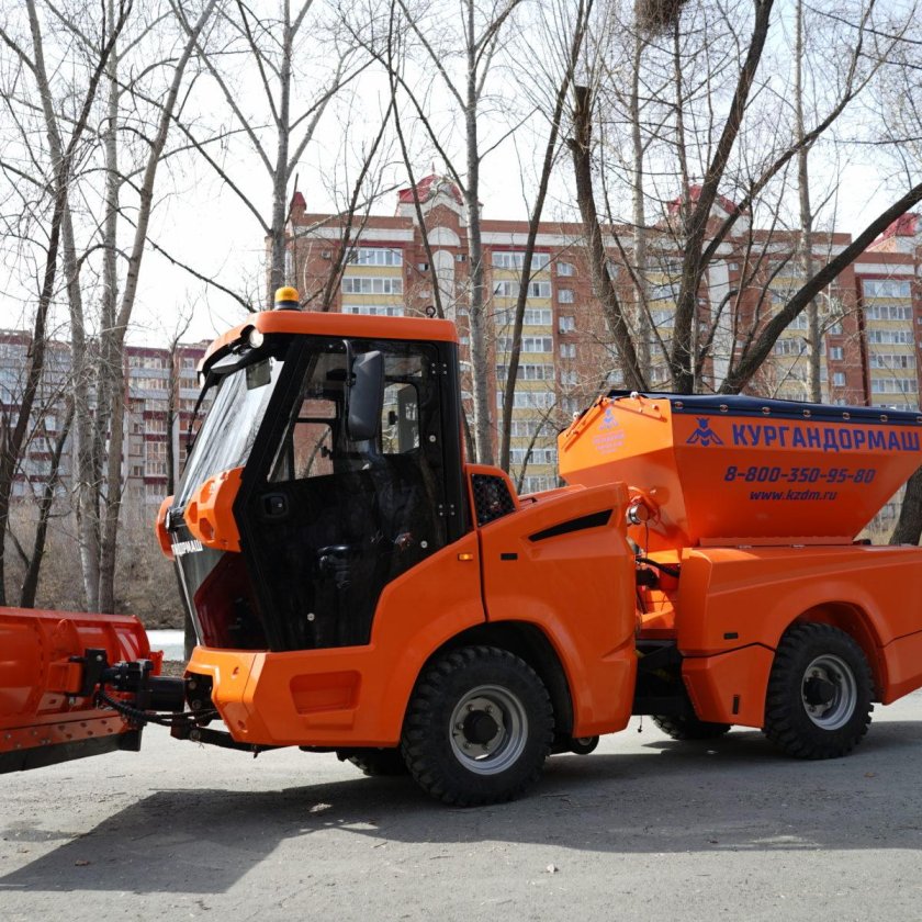 Универсальная Коммунальная машина УКМ-2500м