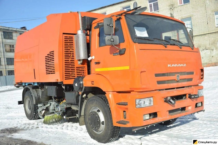 Машина подметальная уборочная ко-318 ДГ