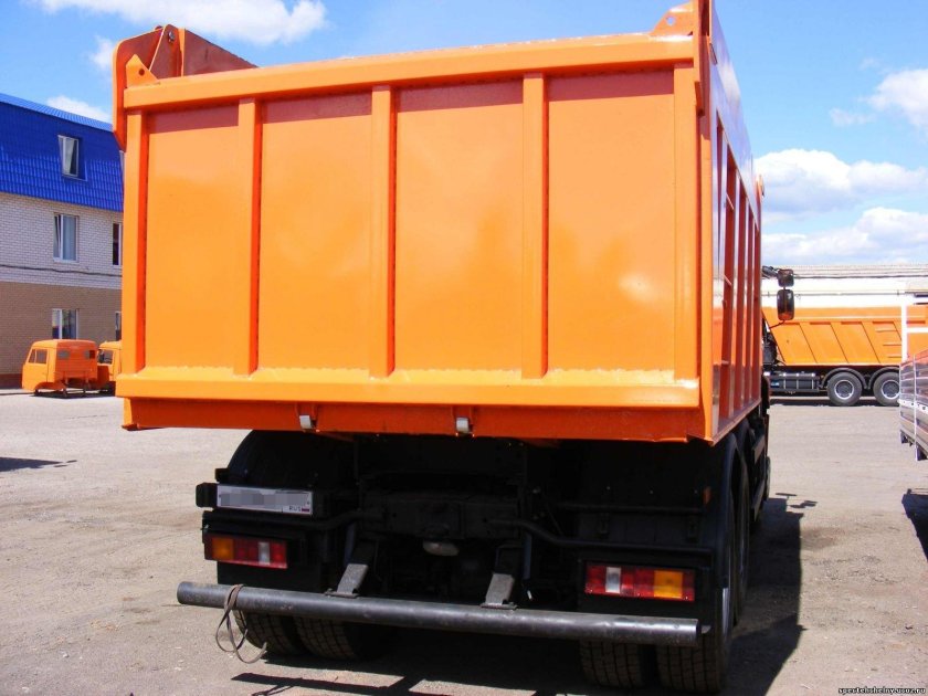 КАМАЗ 6520 сзади