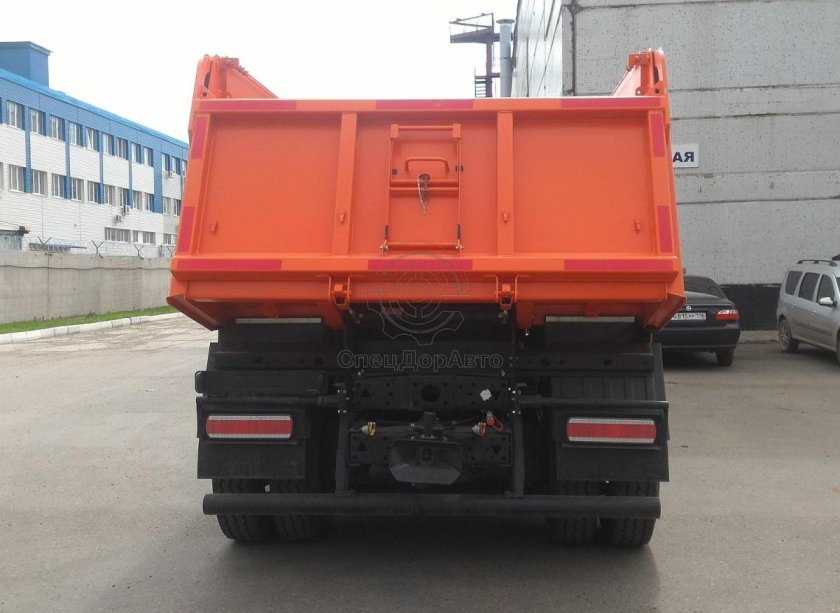 КАМАЗ 65115 самосвал сзади