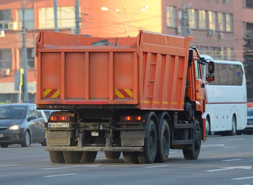 КАМАЗ 6520 сзади