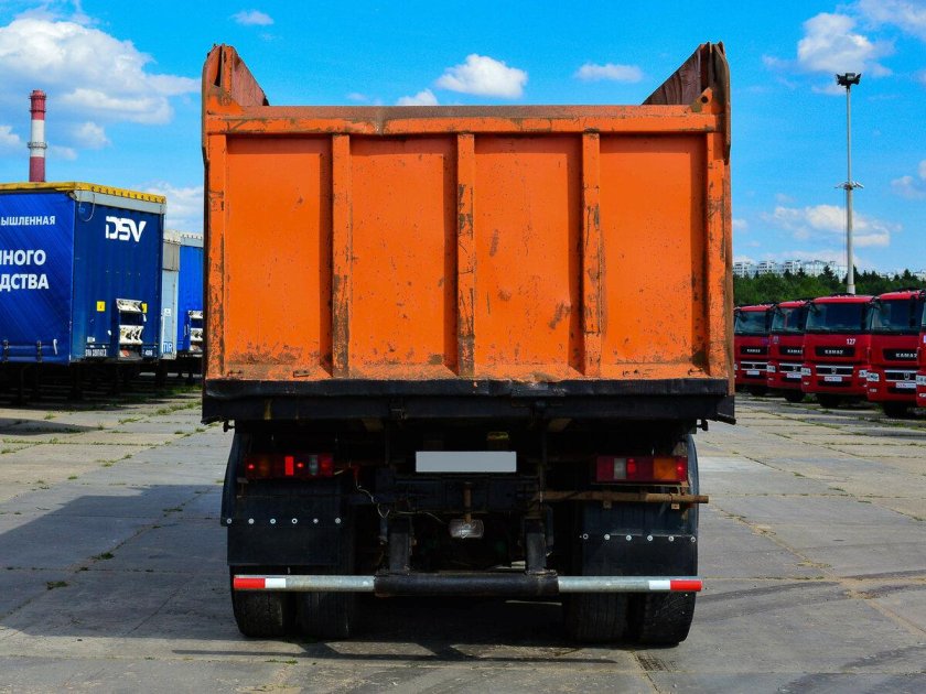 КАМАЗ 6520 самосвал отбойник