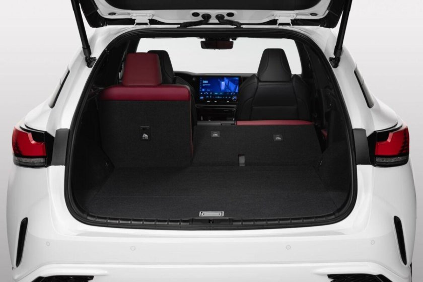 Lexus RX 2022 багажник