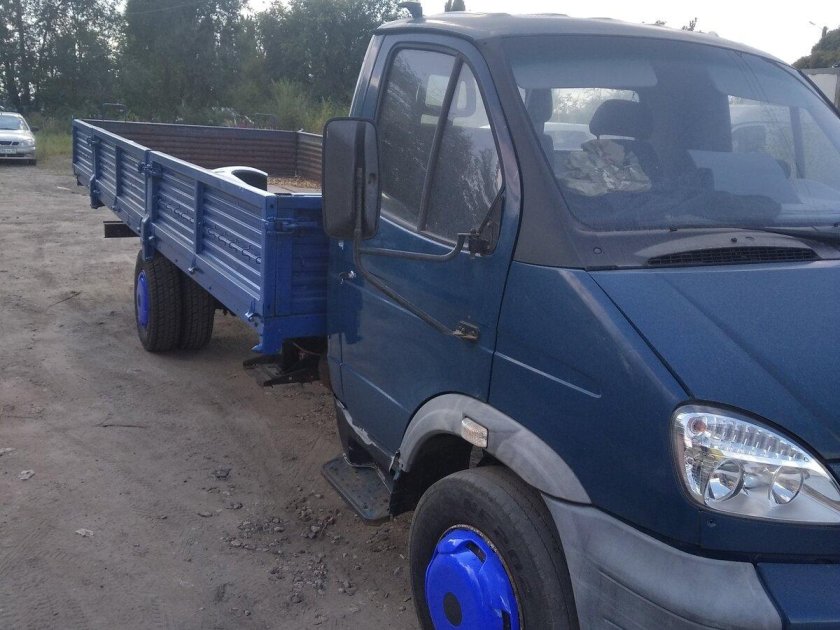 Газ газель 3302 бортовая 2005