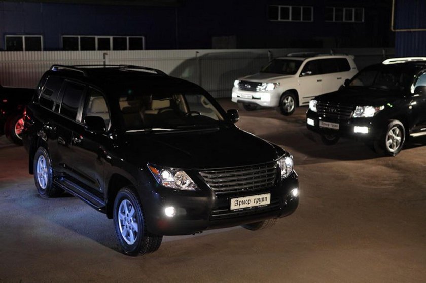 Бронированная машина Lexus