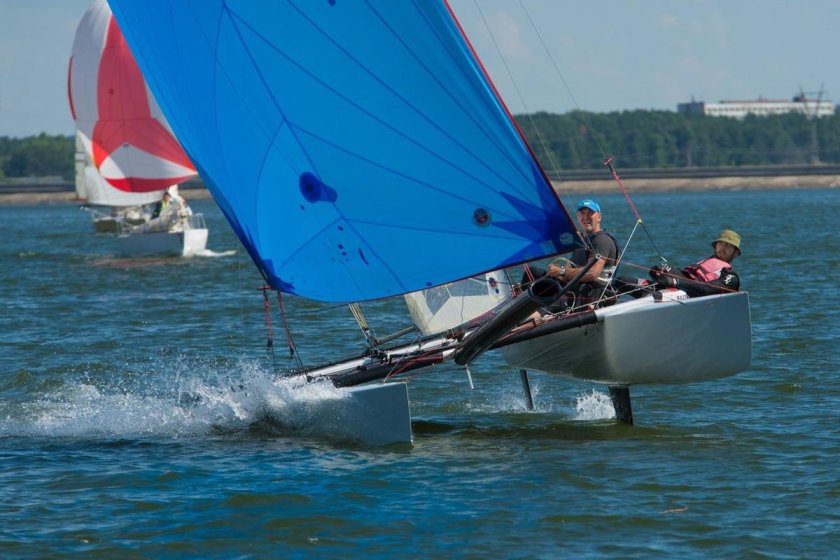 Катамаран Торнадо