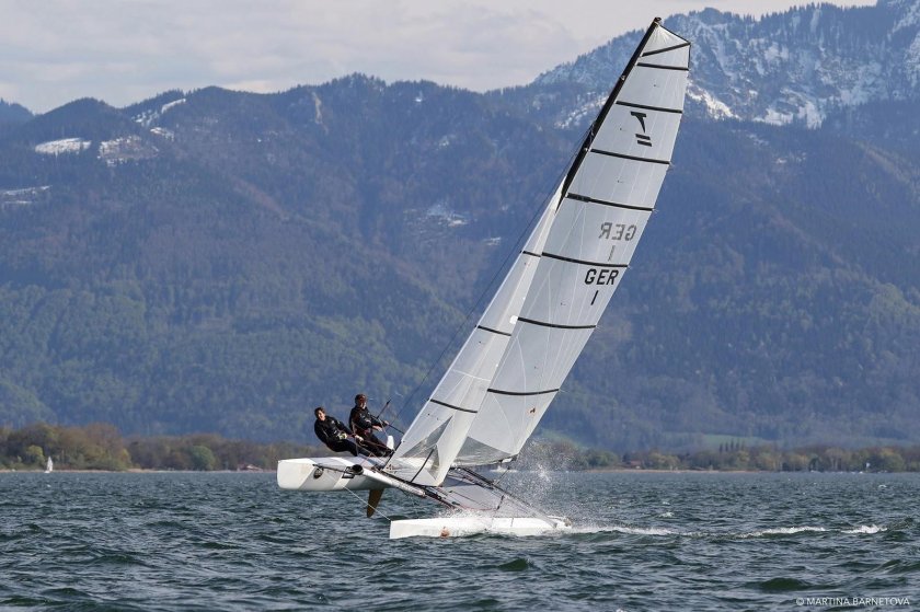 Катамаран Торнадо