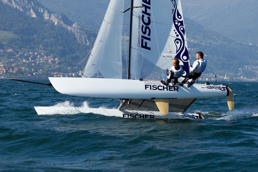 Парусный катамаран Торнадо