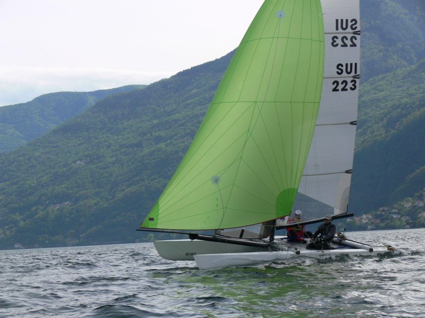 Катамаран Торнадо