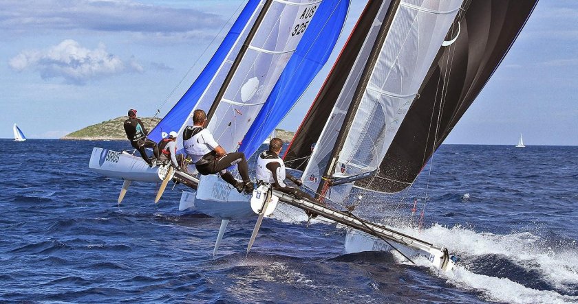 Парусный катамаран Торнадо