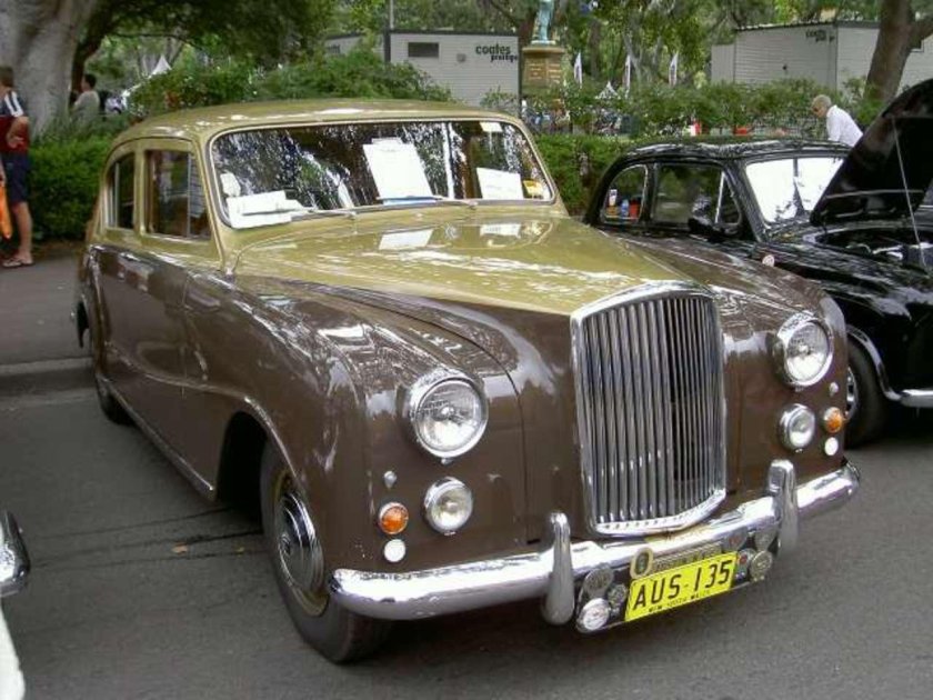 Rolls-royce phantom 1975