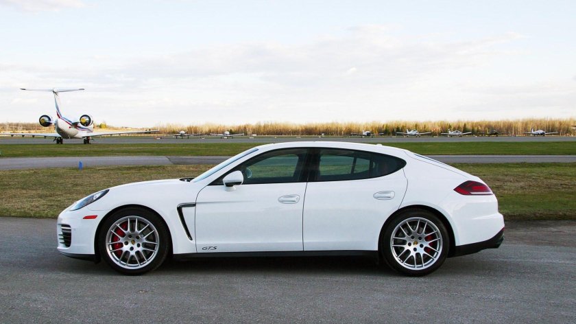 Порше Панамера 2015