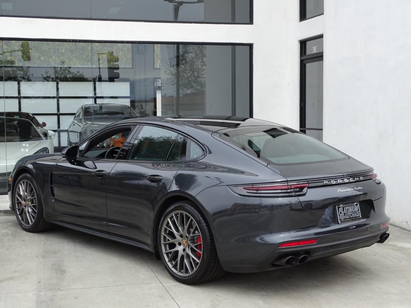 Porsche Panamera 2022