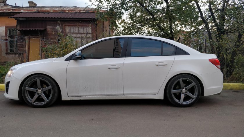 Круз Шевроле графит