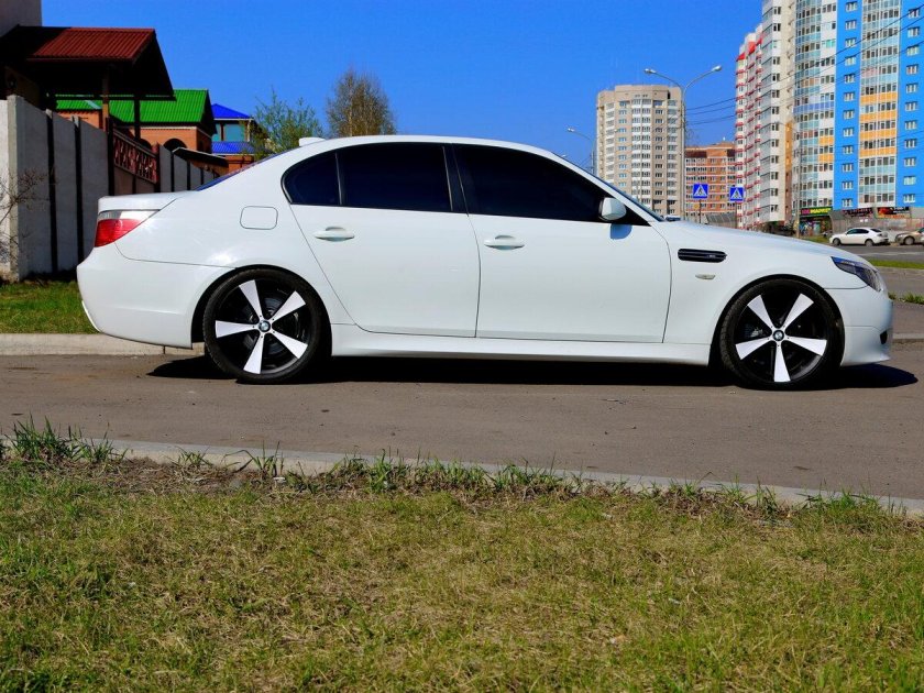 128 Стиль БМВ е60 белая