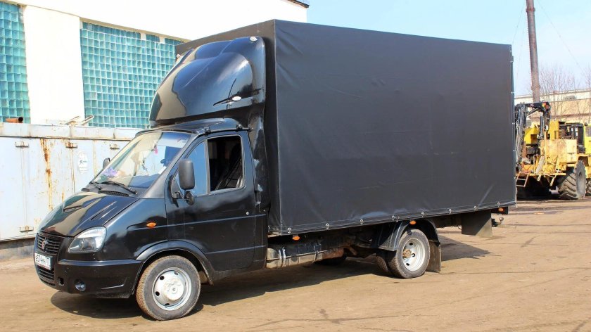 Газель бизнес с черным тентом