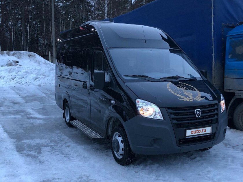 Газель Некст микроавтобус черный