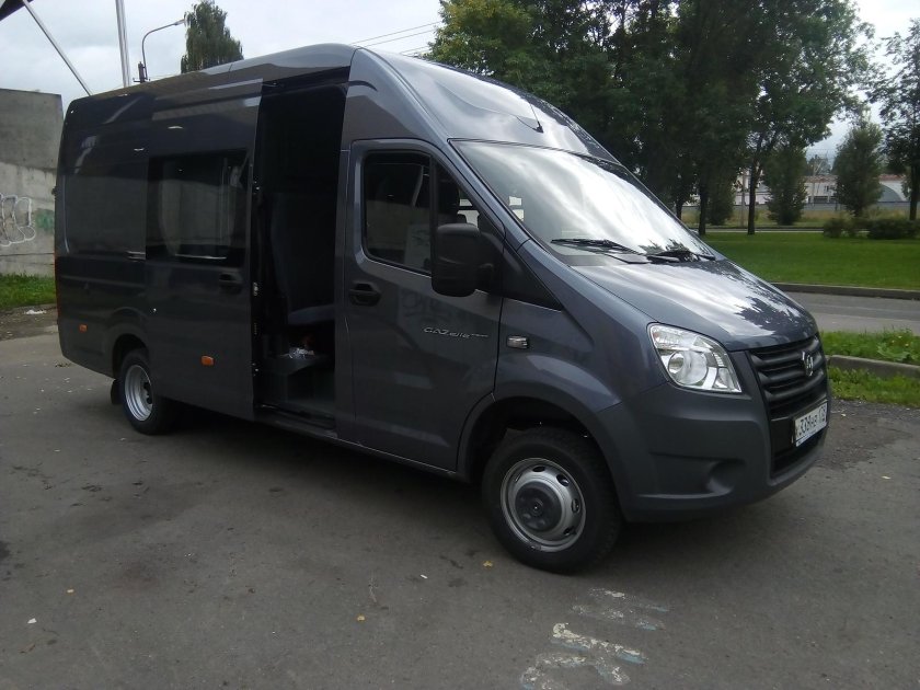 Газель Некст пассажирская черная