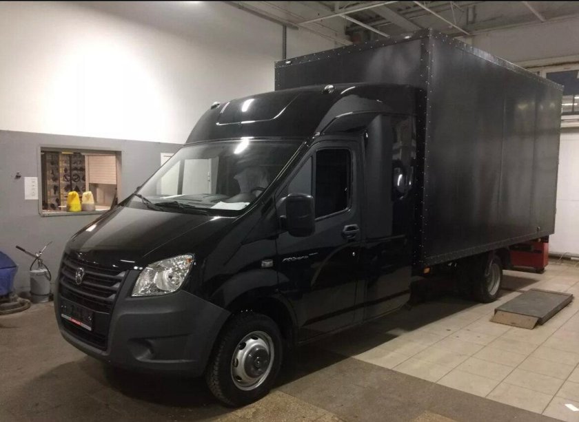 Газель Некст черная