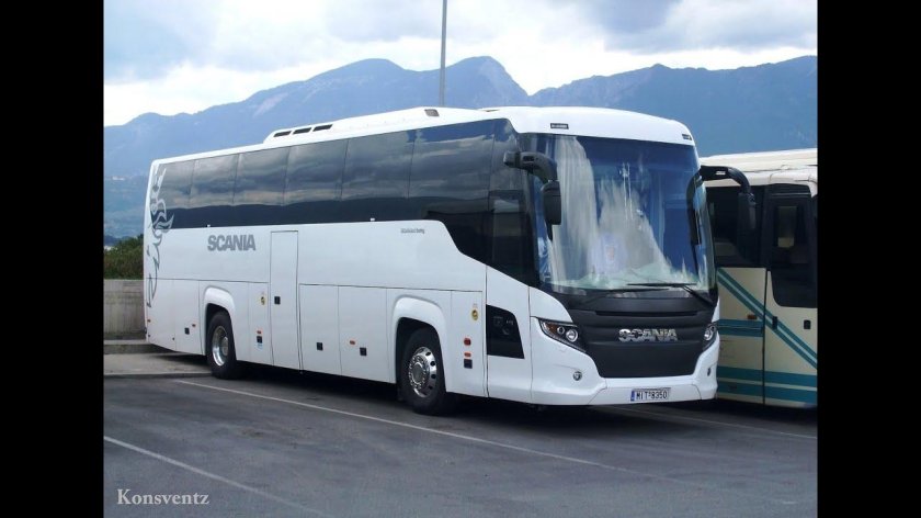 Автобус Scania Touring 4x2