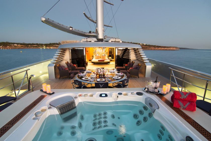 Яхта Мальтис Фалькон