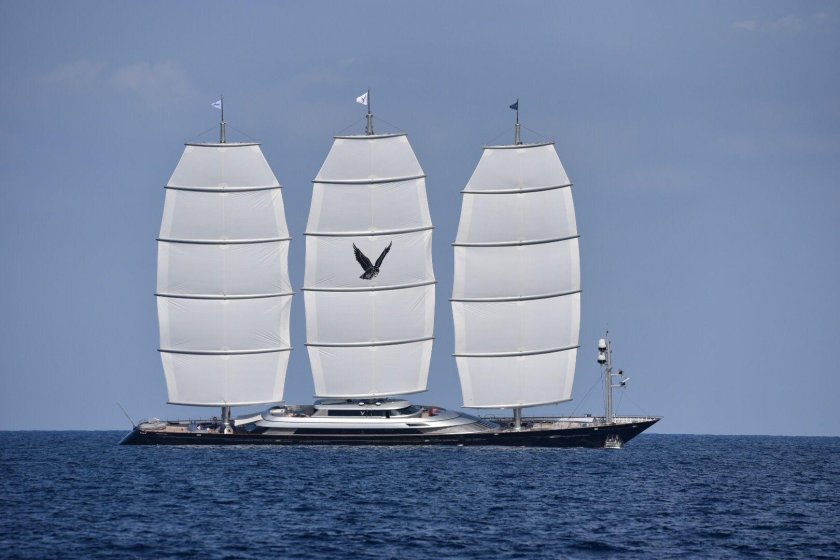 Яхта Фалькон