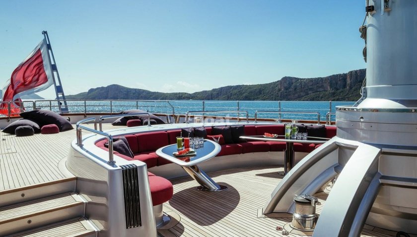 Яхта Мальтис Фалькон