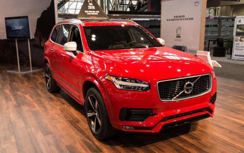 Volvo xc90 r Design Red