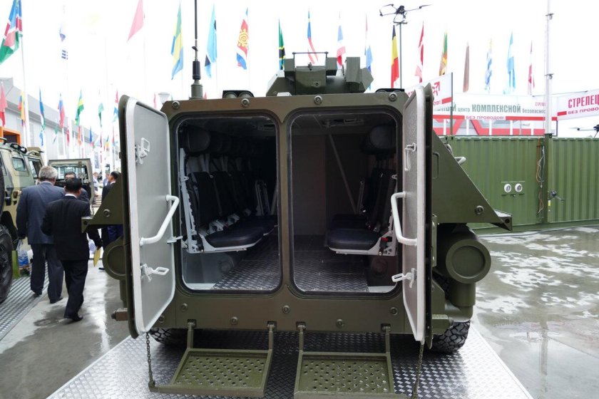 Бронетранспортер БТР-87