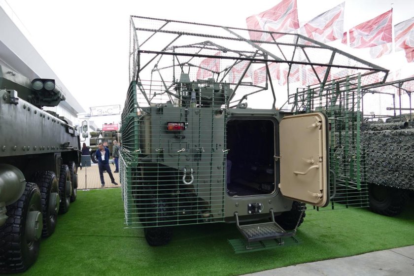 Бронетранспортер бтр 80