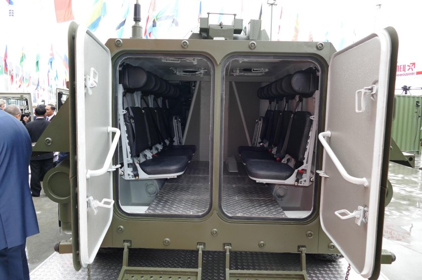 Кабина БТР 80