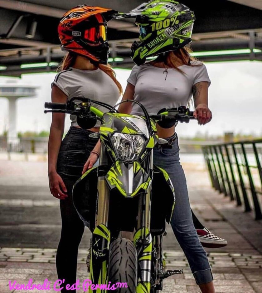 Мотокросс девушки