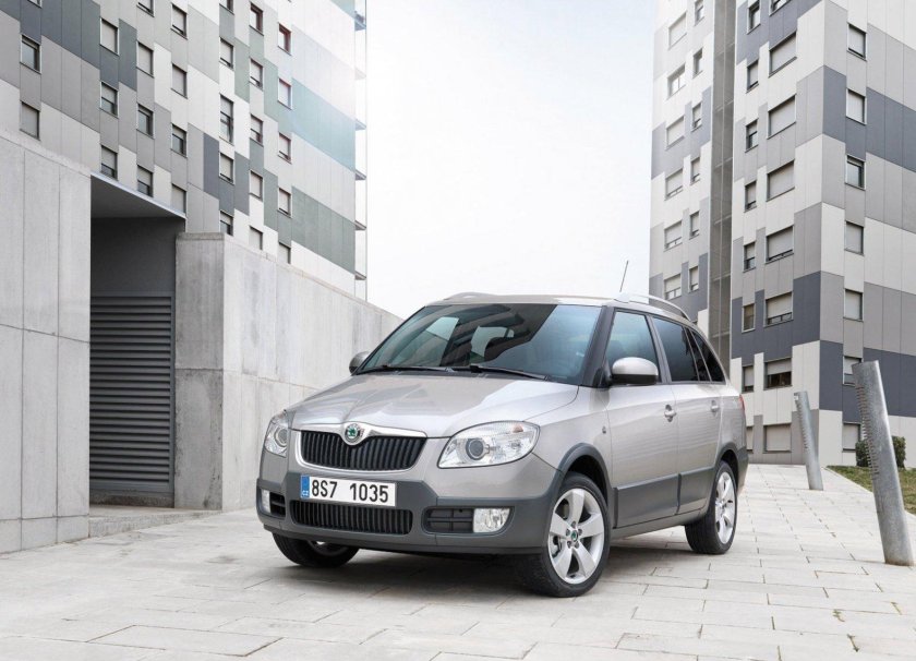 Шкода Фабия 2010 седан