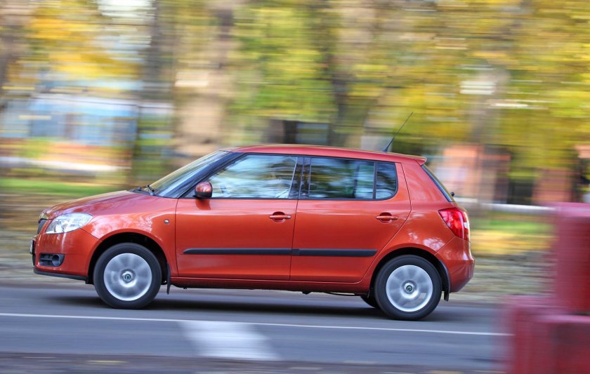 Терракотовый цвет автомобиля