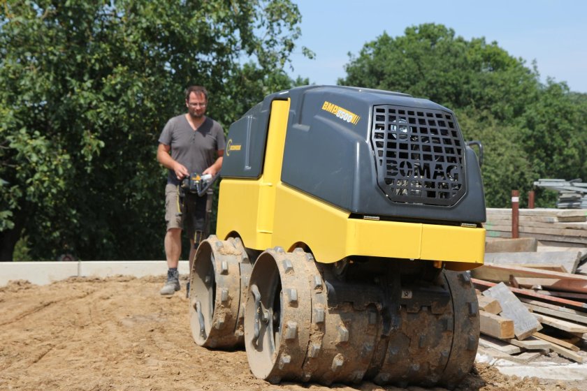 Траншейный виброкаток Bomag bmp 8500